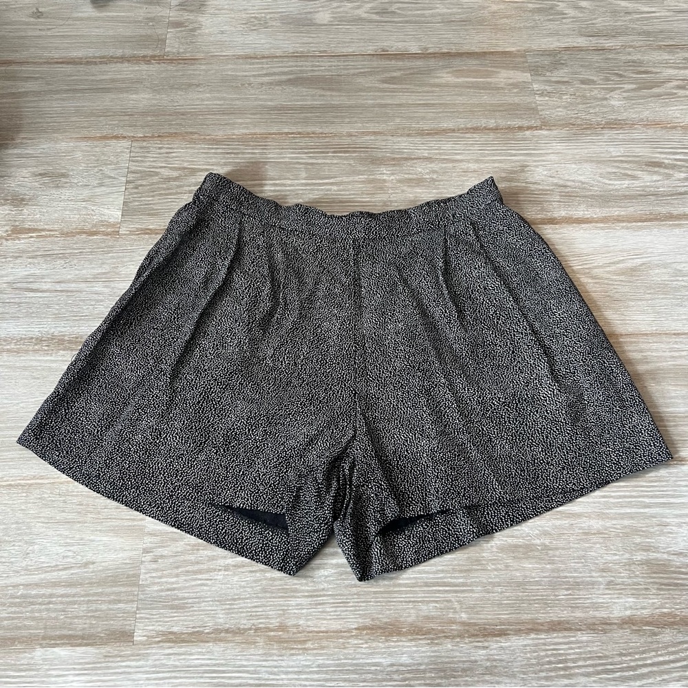 H&M Women’s Polka Dots Shorts Black and White Size 12 Pockets